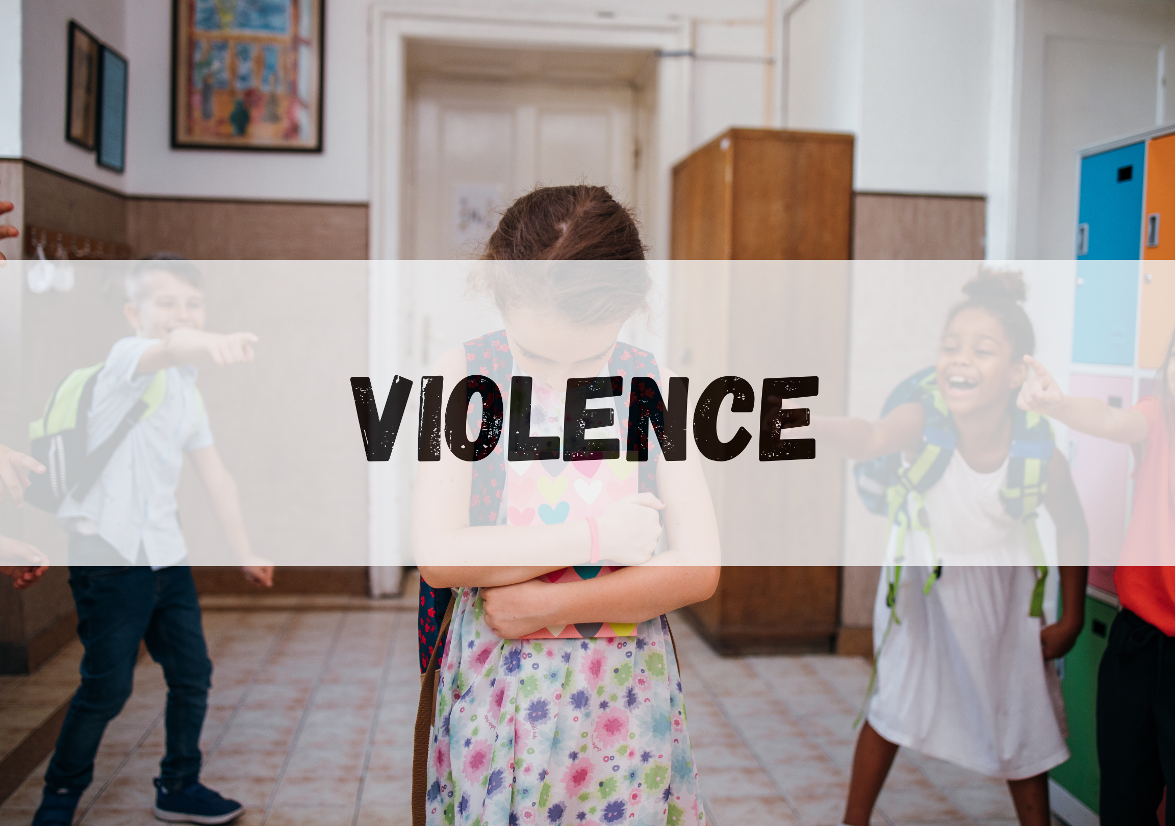 Illustration de la violence et de l'intimidation en milieu scolaire : une enfant isolée au premier plan tandis que d'autres enfants se moquent d'elle, avec le mot « Violence » au centre.
